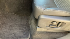 Land Rover Discovery 3.0 D300 Dynamic SE 5dr Auto Diesel Station Wagon